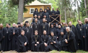 Братия на острове Коневец Фото Владимира Желтова DSC09523